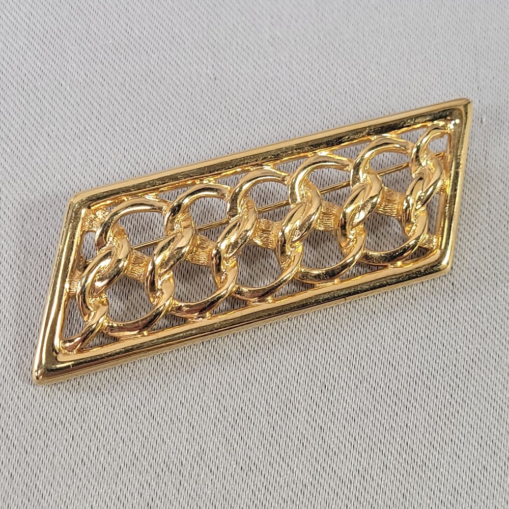 Monet Gold Tone Brooch Openwork Chain‎ Link Parallelogram Vintage Pin
